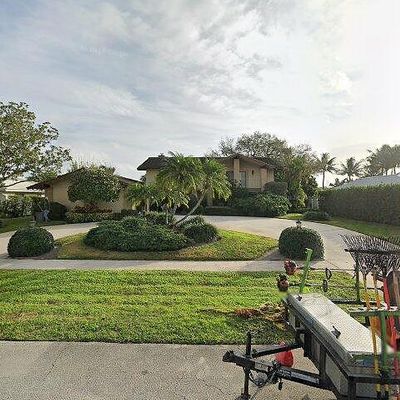 868 Country Club Dr, North Palm Beach, FL 33408