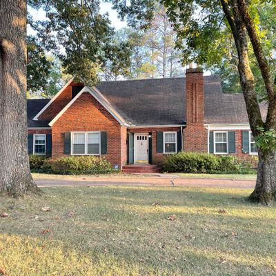 868 E Westbrook St, West Point, MS 39773