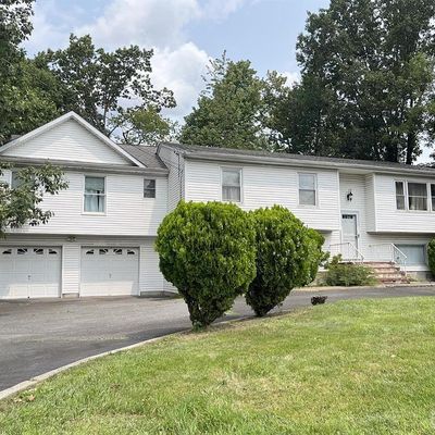 868 Inman Avenue, Edison, NJ 08820