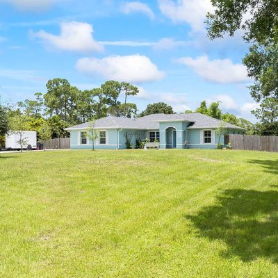 8682 Lonesome Pine Trl, Fort Pierce, FL 34945