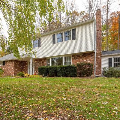 869 Hollow Rd, Wayne, PA 19087