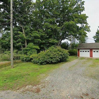 87 River Rd, Preston, CT 06365