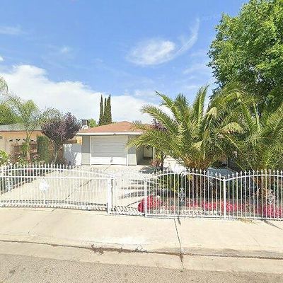 870 E Willow Ave, Porterville, CA 93257