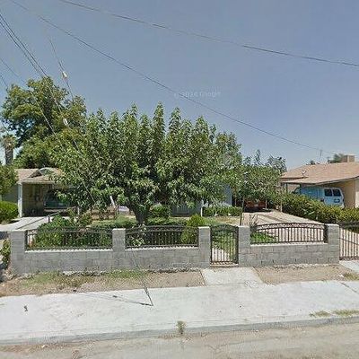 8708 School St, Lamont, CA 93241