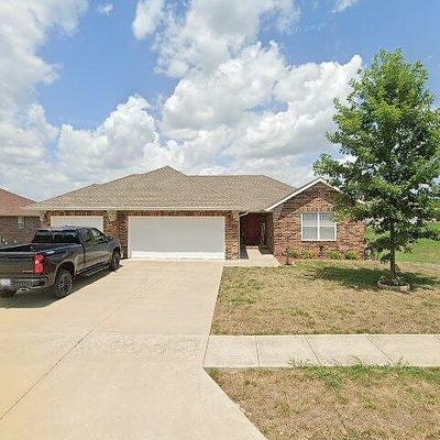 871 E Sparrow Rd, Nixa, MO 65714