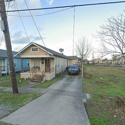 8711 Olive St, New Orleans, LA 70118