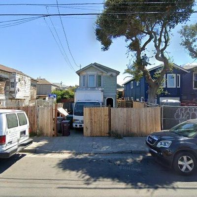 874 Pine St, Oakland, CA 94607