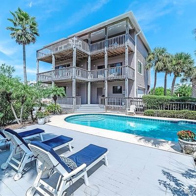 875 Angelfish Ave, New Smyrna Beach, FL 32169