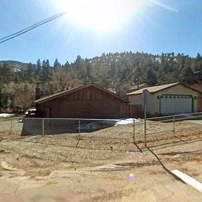 875 Mountain View Ave, Wrightwood, CA 92397