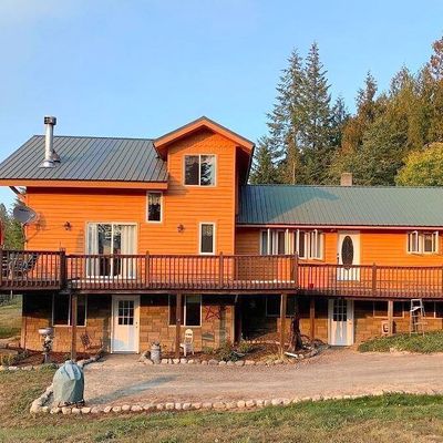 876 Ginger Ln, Bonners Ferry, ID 83805