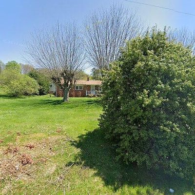 877 Oakdale Rd, Waynesville, NC 28786