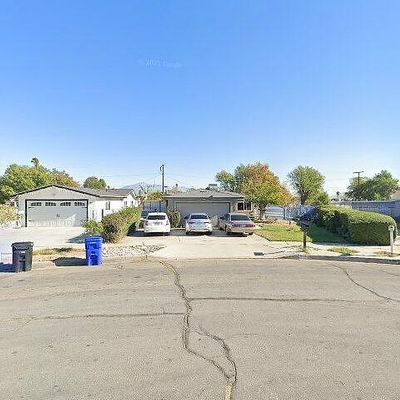 877 N Iris Ave, Rialto, CA 92376