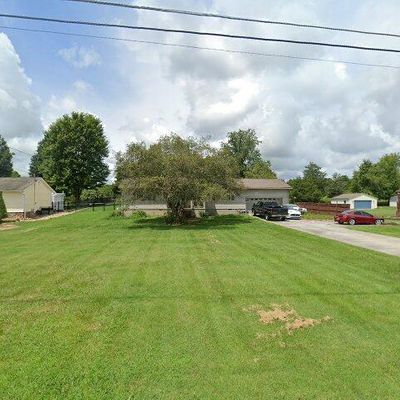 921 Chris Rd, Strawberry Plains, TN 37871