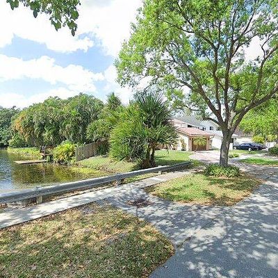 921 Mockingbird Ln, Plantation, FL 33324