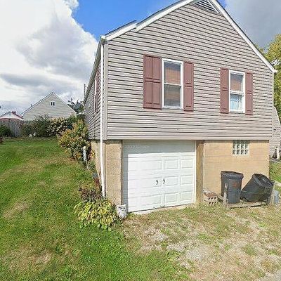 923 1/2 Cooper St, Vandergrift, PA 15690