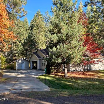 927 Bear Claw Rd, Clark Fork, ID 83811