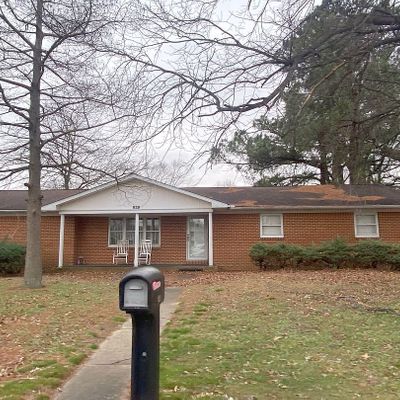 929 Crescent Dr, Sikeston, MO 63801