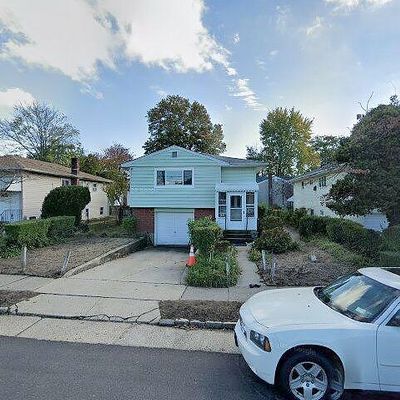 930 Park Ave, Westbury, NY 11590