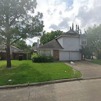 9302 Corner Oaks Ln, Houston, TX 77036