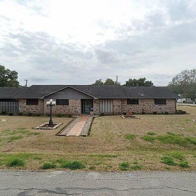 9306 Union St, Needville, TX 77461