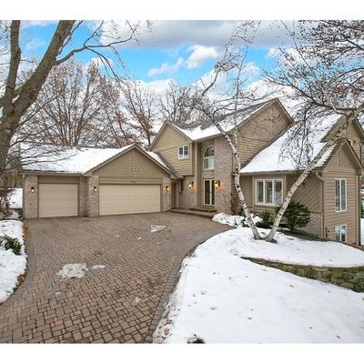 9313 Olympia Dr, Eden Prairie, MN 55347