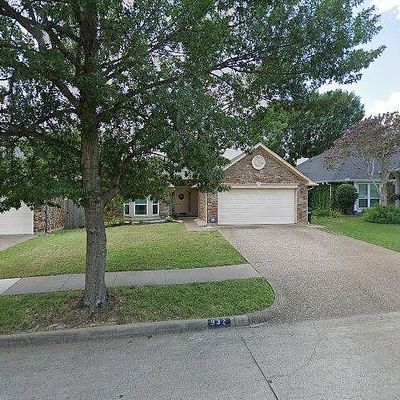 932 Freshwood Ct, Arlington, TX 76017