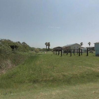 932 S Tinkle Ln, Port Bolivar, TX 77650