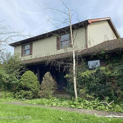 933 Line St, Lake Ariel, PA 18436