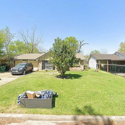 9331 Linda Vista Rd, Houston, TX 77078