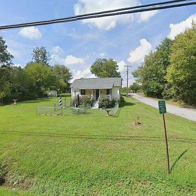 938 Fisher Ferry St, Thomasville, NC 27360