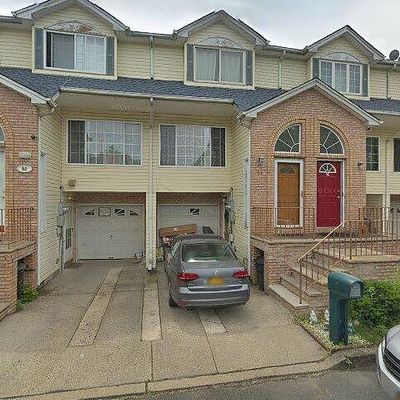 94 Pelican Cir, Staten Island, NY 10306