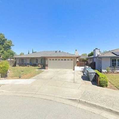 940 Plum Ct, Hollister, CA 95023