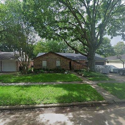 9406 Vickijohn Dr, Houston, TX 77031