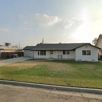 9409 Greenacres Dr, Bakersfield, CA 93312