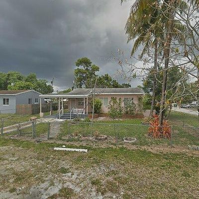 941 Caliph St, Opa Locka, FL 33054