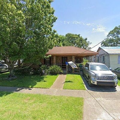 941 Evergreen Dr, Gretna, LA 70053