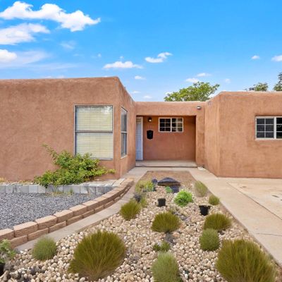 941 Palomas Dr Se, Albuquerque, NM 87108