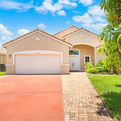 9424 Lago Dr, Boynton Beach, FL 33472