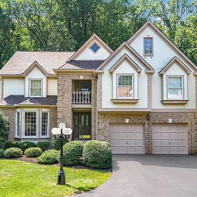 9429 Wooded Glen Ave, Burke, VA 22015