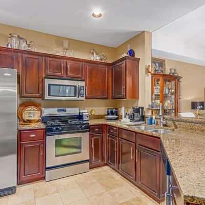 945 E Playa Del Norte Dr, Tempe, AZ 85288