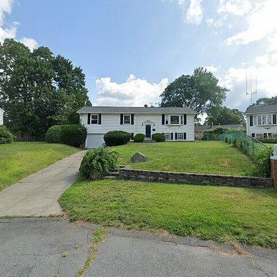 945 Hillcrest Rd, New Bedford, MA 02745