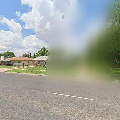 946 E Austin St, Kermit, TX 79745