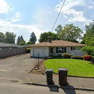 947 N Holly St, Canby, OR 97013