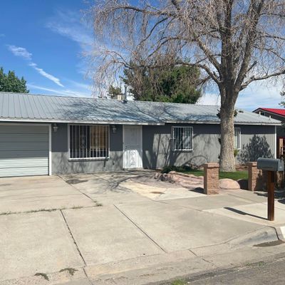 904 Sunridge Rd Sw, Albuquerque, NM 87121