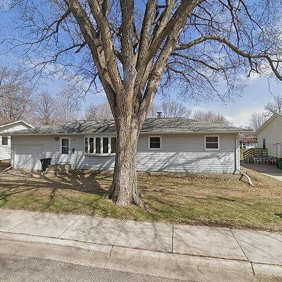 905 Poplar Ave, Marshall, MN 56258