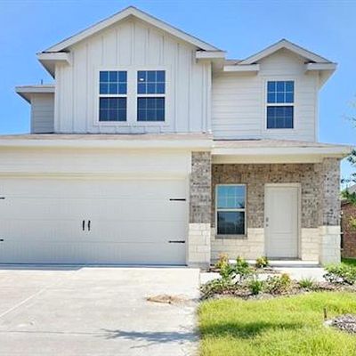 906 Country Rd, Royse City, TX 75189