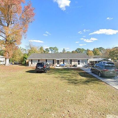 906 Dickens Dr, Wilmington, NC 28405