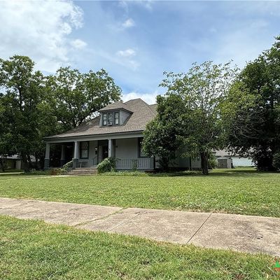 906 N Penelope St, Belton, TX 76513