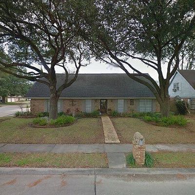 906 Omega Dr, Lafayette, LA 70506