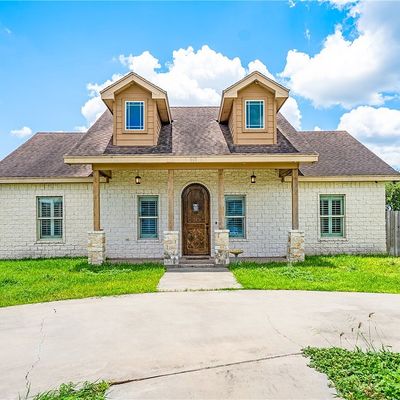 907 E Doddridge Ave, Kingsville, TX 78363